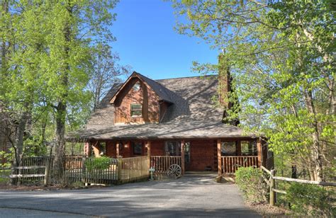 Oak haven resort - Take a Virtual Tour of Cabin 75. CABIN 75. Sleeps 12 • Nightly Rate: $425 – 843. Beautiful 4 bedroom 4 1/2 bath custom Log Cabin with Pool Table & Arcade! MAIN LEVEL. Front Porch – 4 Rocking Chairs, Swing. Living Room – Sofa w/2 built-in recliners, Loveseat w/2 built-in recliners, Recliner, TV, Blu Ray Player, Gas …